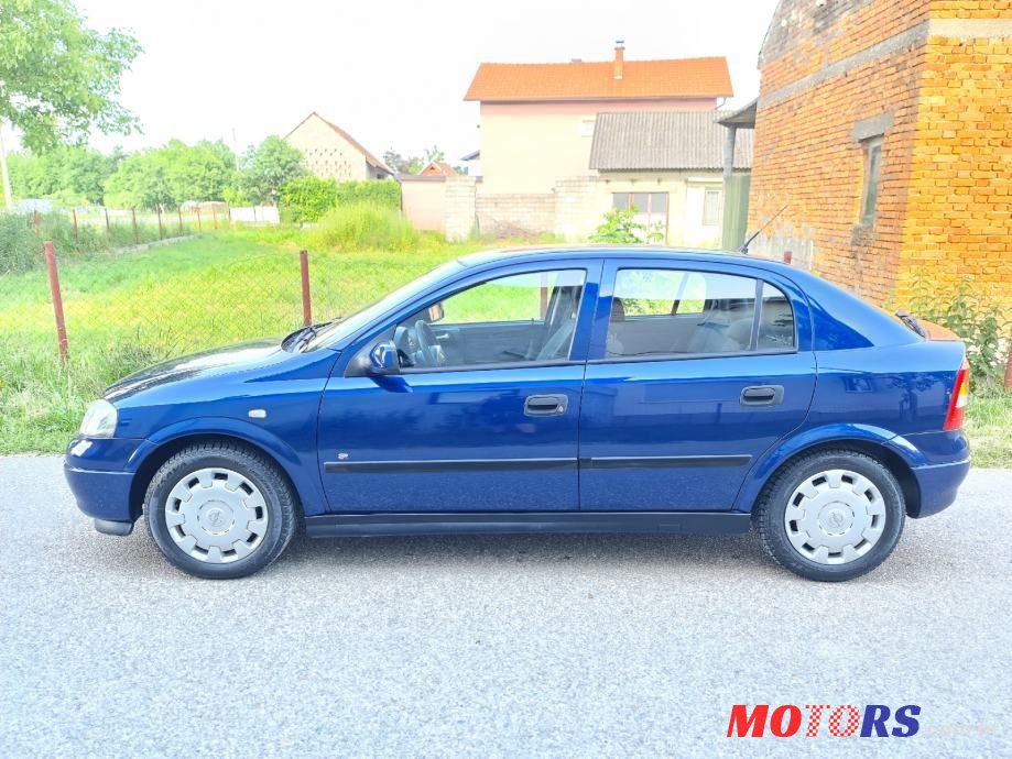 2009' Opel Astra photo #5