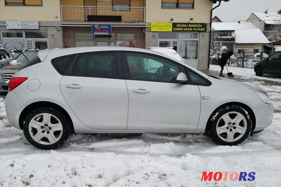 2011' Opel Astra 1,7 Cdti photo #1