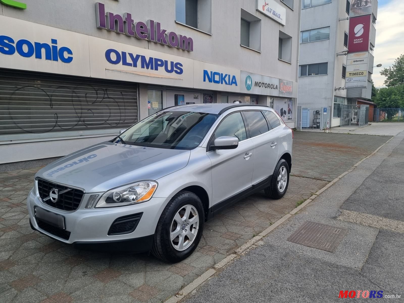 2011' Volvo XC60 Fwd D3 photo #2