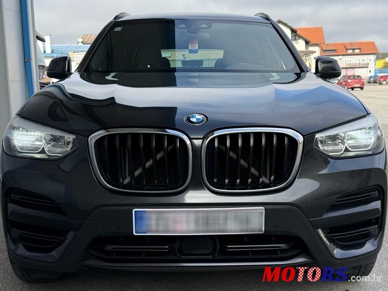 2019' BMW X3 Sdrive18D photo #2