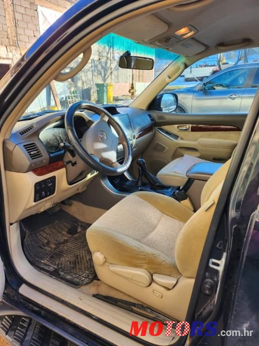 2006' Toyota Land Cruiser photo #5