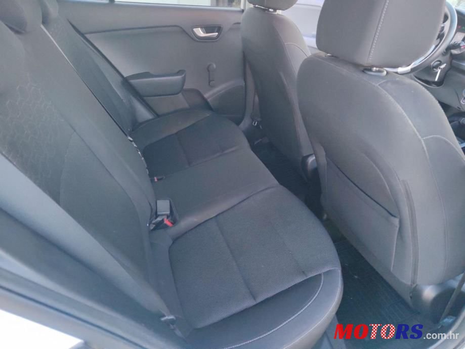 2017' Kia Rio photo #5