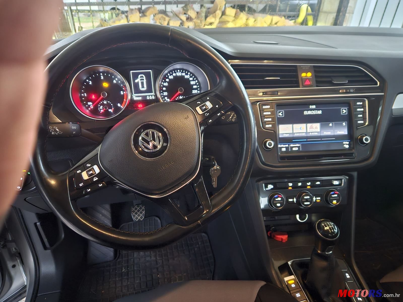 2017' Volkswagen Tiguan 2,0 Tdi Bmt photo #2