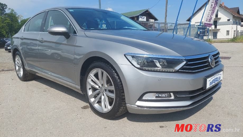 2015' Volkswagen Passat photo #2