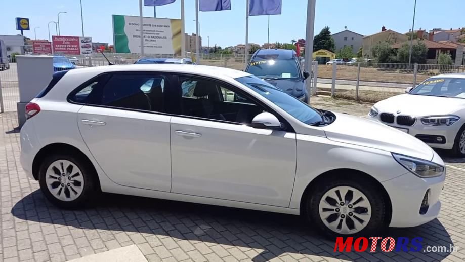 2018' Hyundai i30 photo #1