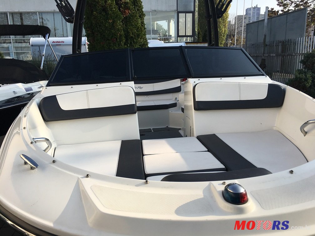 2015' Sea Ray 19SPX bowrider sportski gliser photo #4