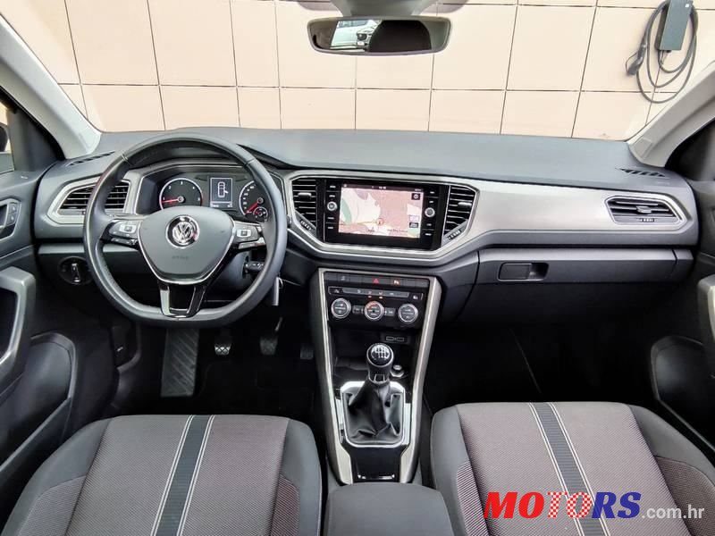 2020' Volkswagen T-Roc 1.6 Tdi Style photo #5