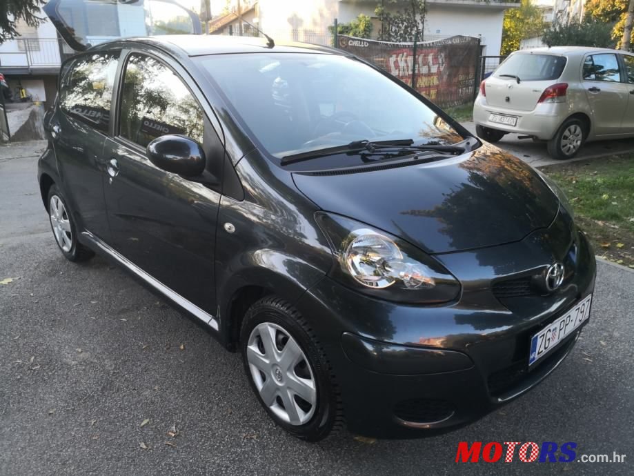 2011' Toyota Aygo 1,0 Vvt-I photo #3