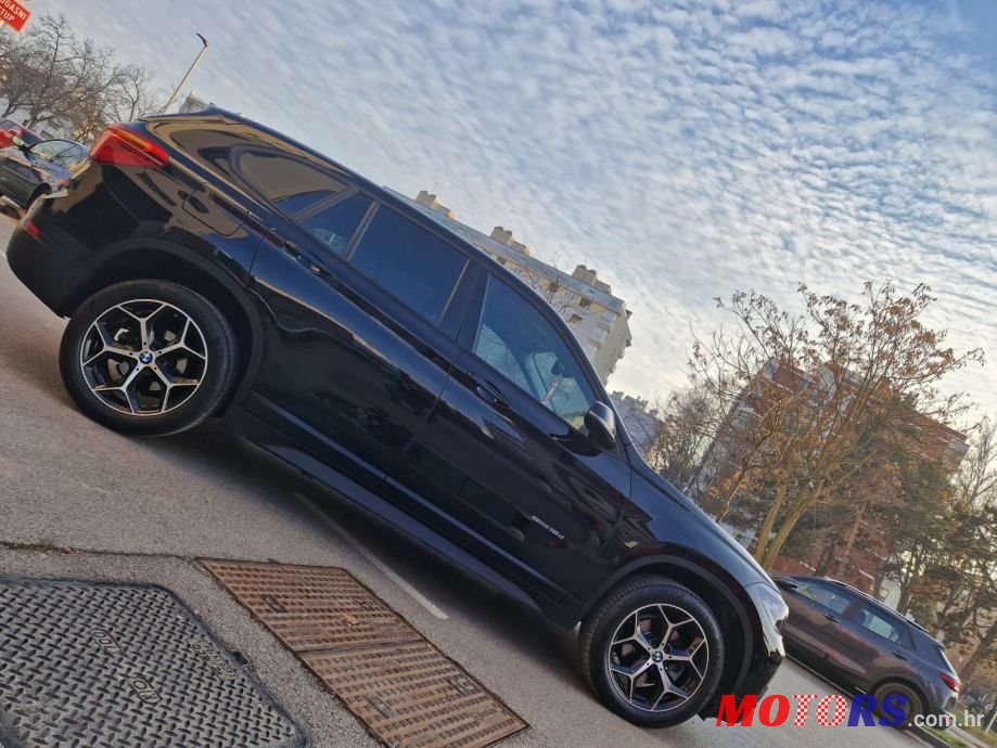 2017' BMW X1 18D photo #6