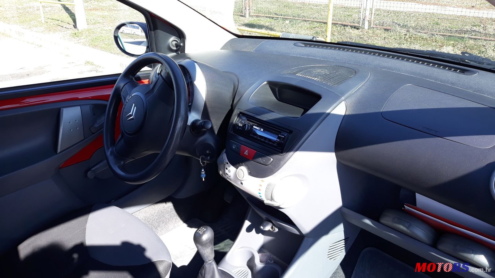 2010' Citroen C1 photo #3