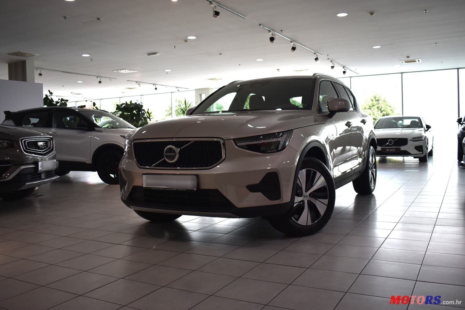 2024' Volvo XC40 photo #1
