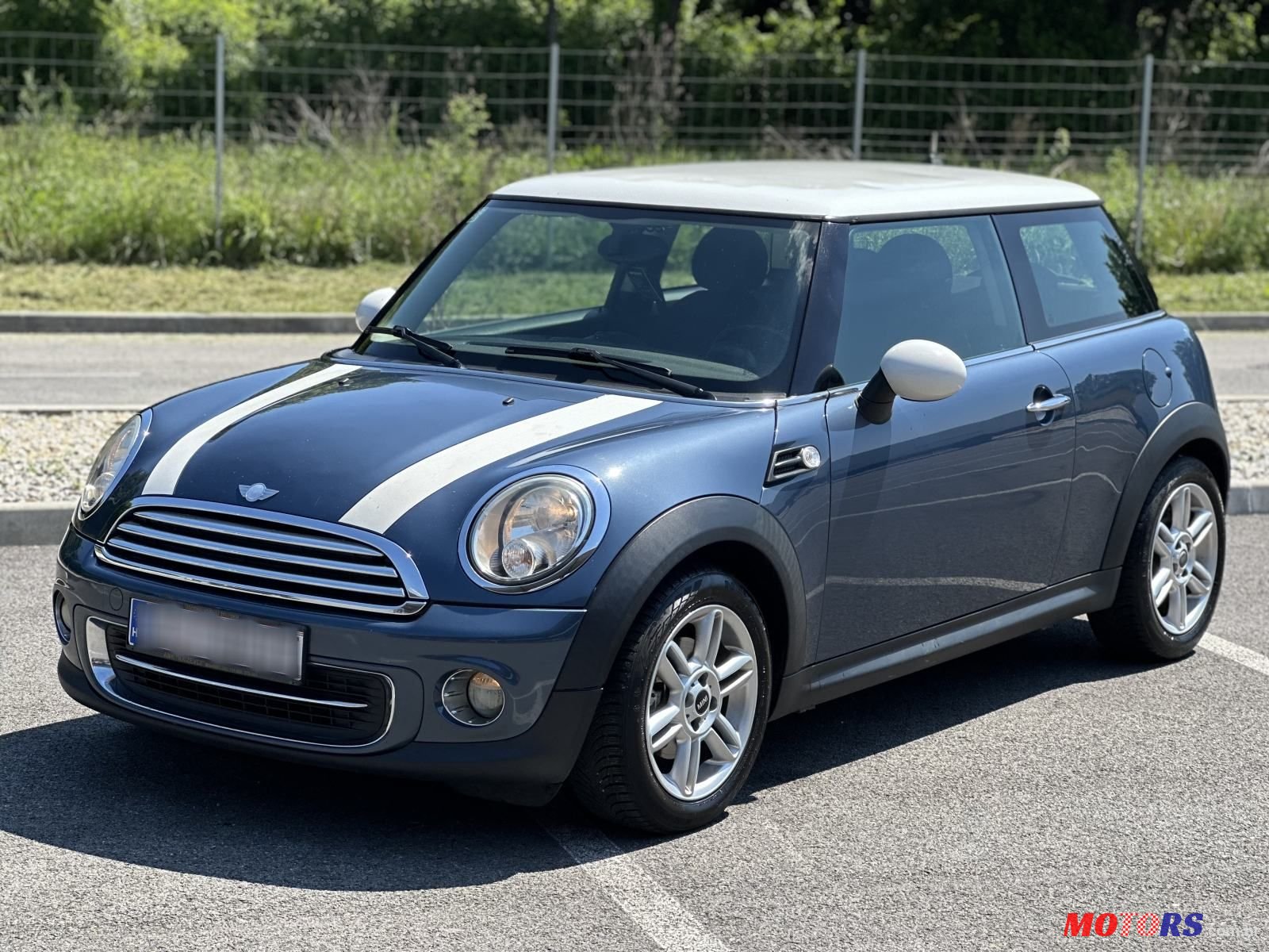 2010' MINI Cooper Cooper photo #1