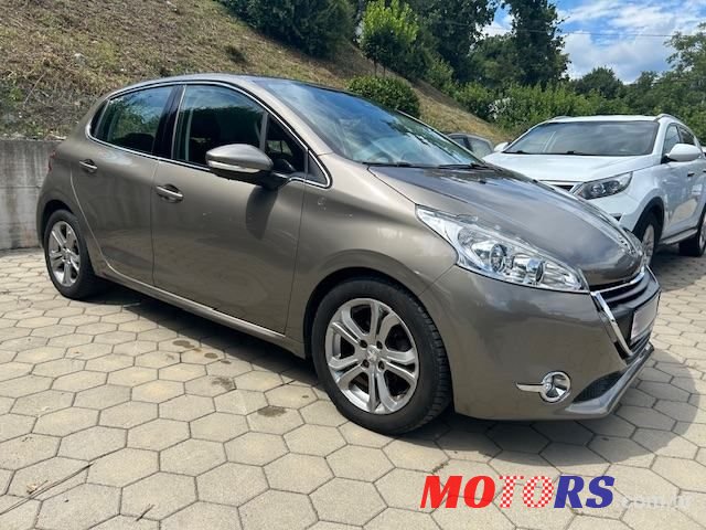 2015' Peugeot 208 1,6 E-Hdi photo #1