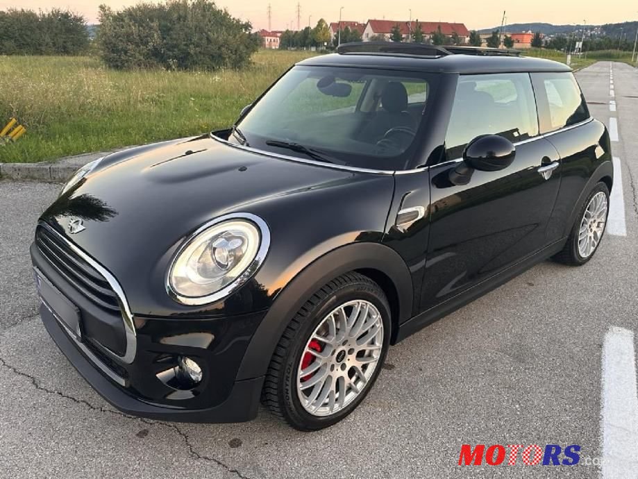 2017' MINI One F56 photo #3