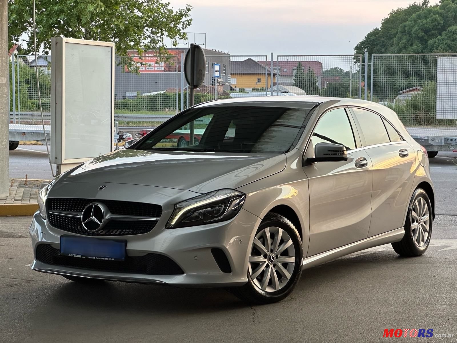 2017' Mercedes-Benz A-Klasa A 200 photo #3