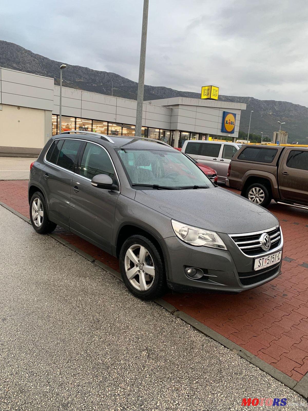 2011' Volkswagen Tiguan photo #4