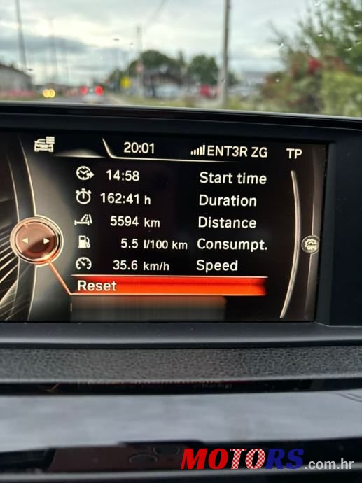 2015' BMW Serija 3 318D Sport photo #4