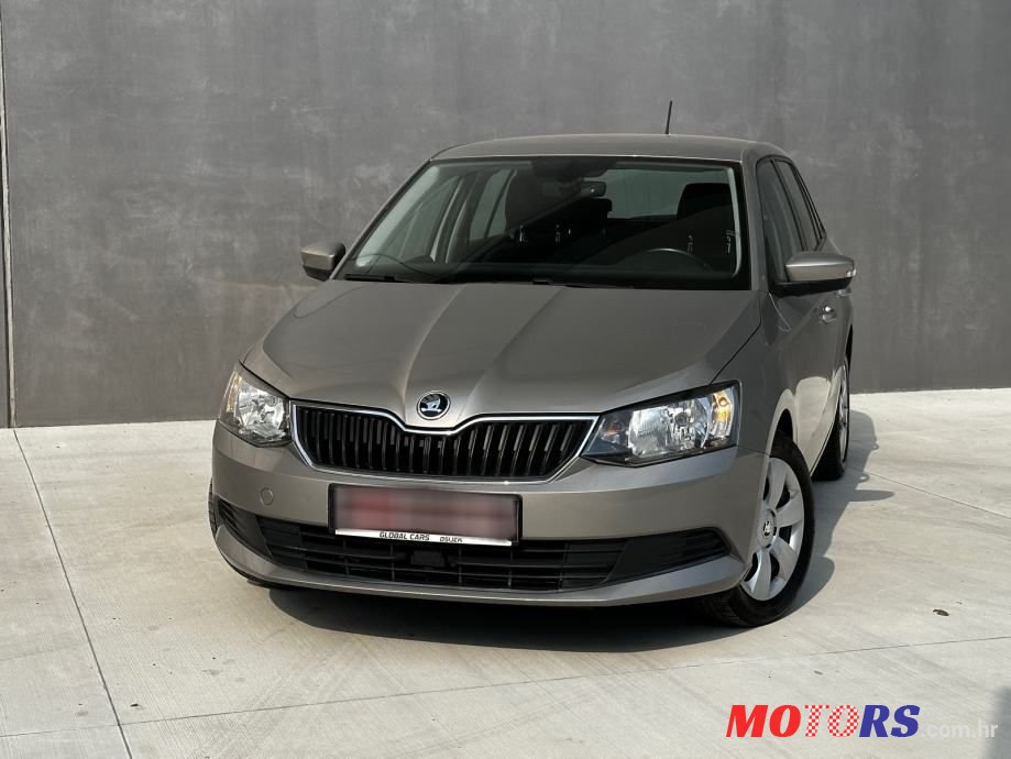 2016' Skoda Fabia Combi photo #2