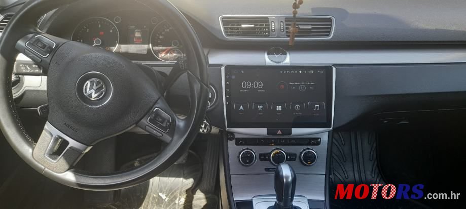 2014' Volkswagen Passat photo #2