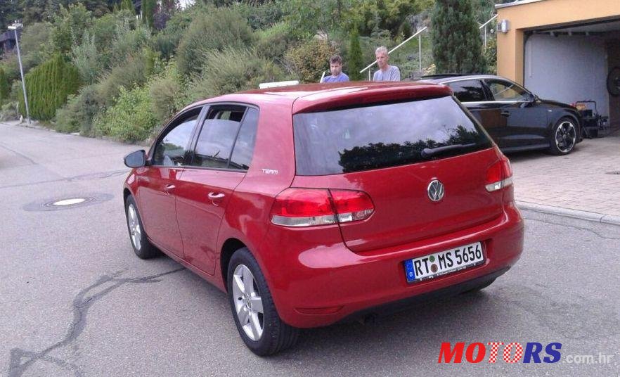 2010' Volkswagen Golf VI 1,6 Tdi photo #2
