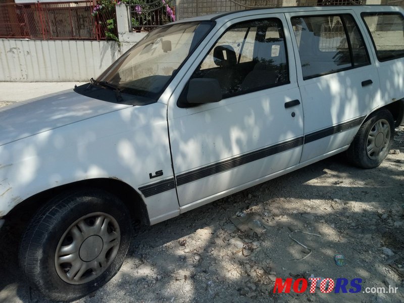 1991' Opel Kadett Karavan photo #1