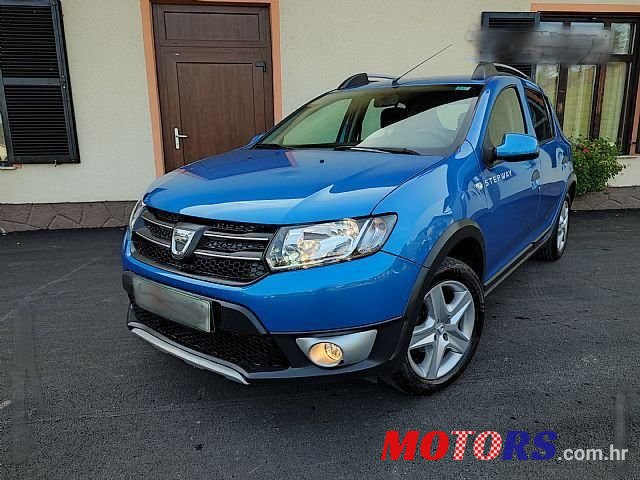 2013' Dacia Sandero photo #2