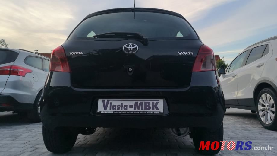 2007' Toyota Yaris photo #2