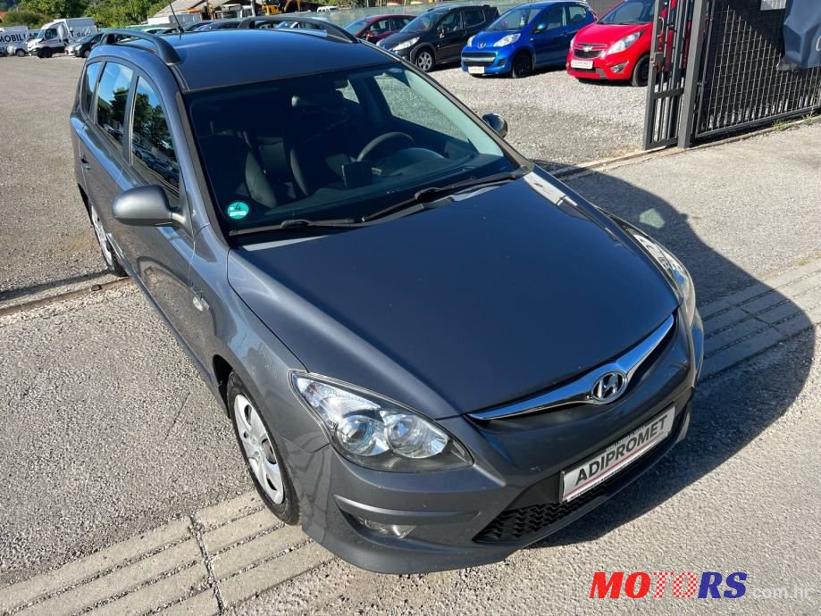 2011' Hyundai i30 photo #2