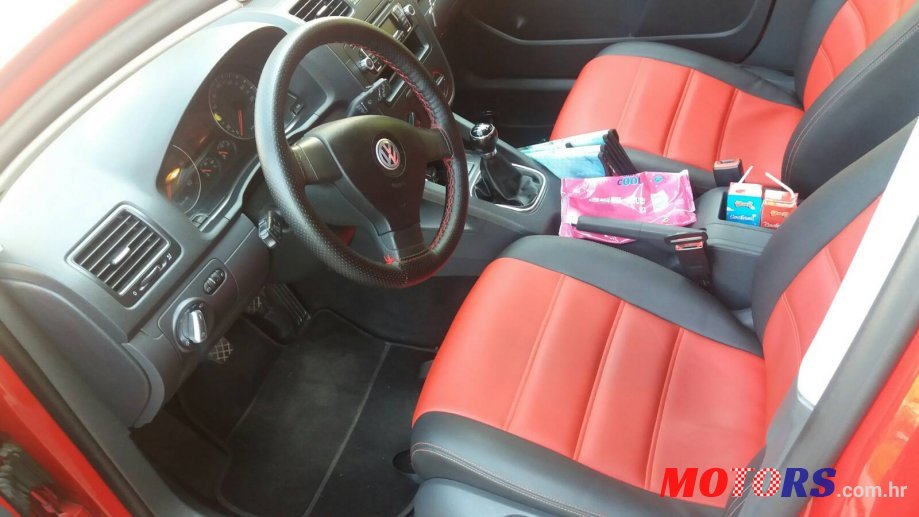 2008' Volkswagen Golf V photo #2