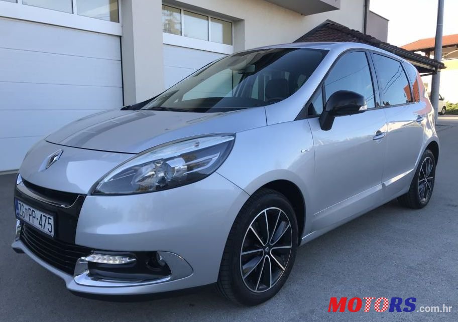 2013' Renault Scenic Dci 130 photo #1