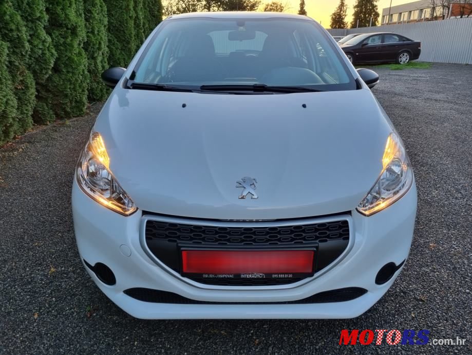 2014' Peugeot 208 1,0 Vti photo #2