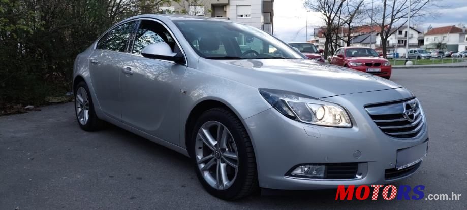 2011' Opel Insignia photo #1