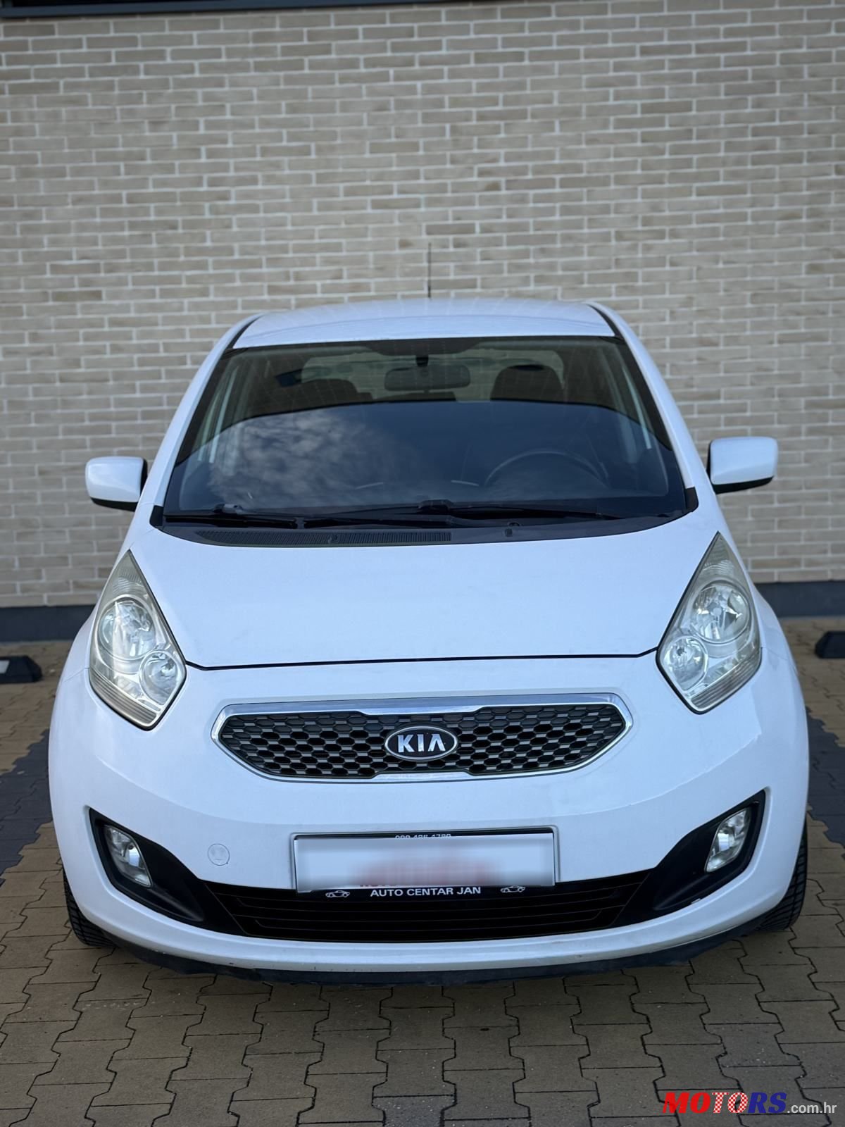 2010' Kia Venga photo #2