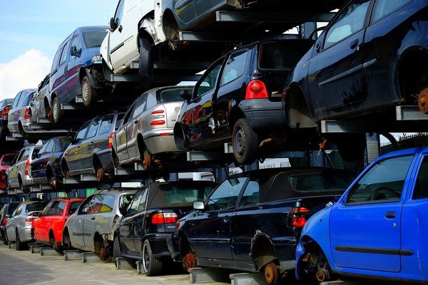 U prva tri tjedna travnja prodano 87,4 posto manje novih vozila nego lani