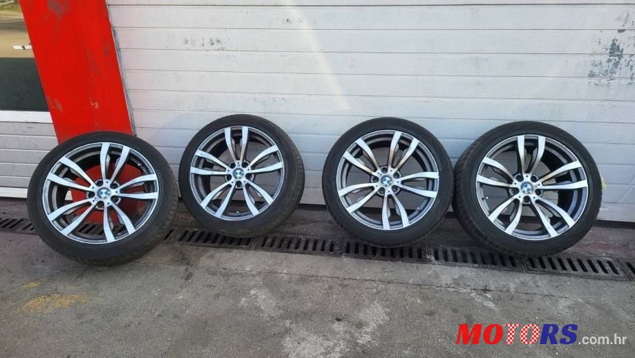 2015' BMW X6 M50D photo #5