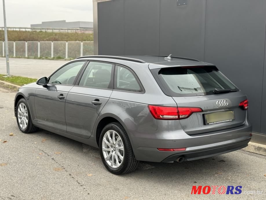 2017' Audi A4 Avant photo #4