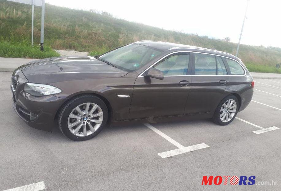 2012' BMW Serija 5 Touring 530D photo #1