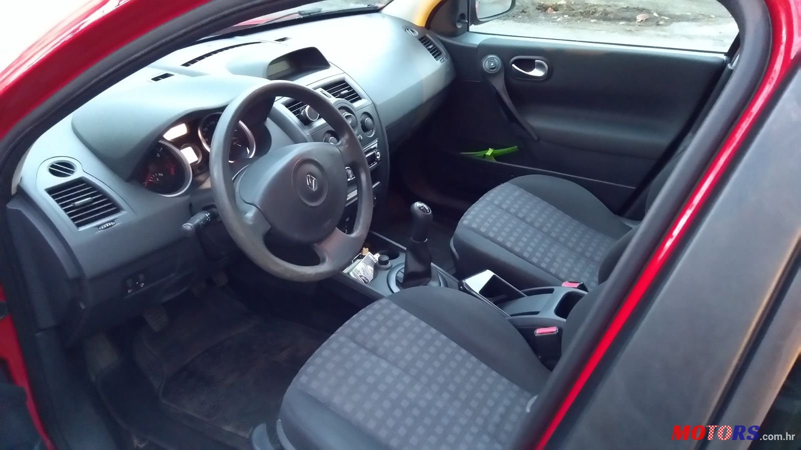 2007' Renault Megane photo #5