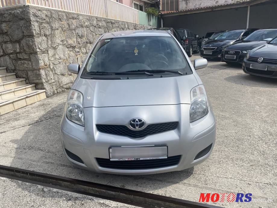 2009' Toyota Yaris photo #6