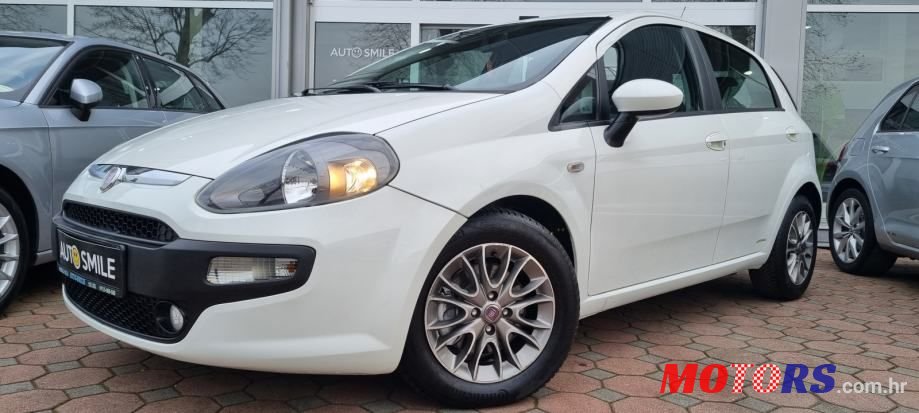 2011' Fiat Punto Evo photo #1
