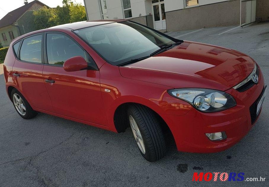 2010' Hyundai I30 1,4 16V photo #1