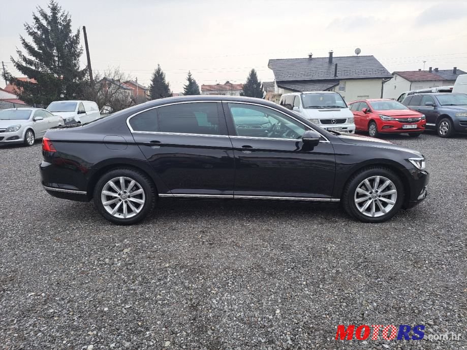 2016' Volkswagen Passat photo #5