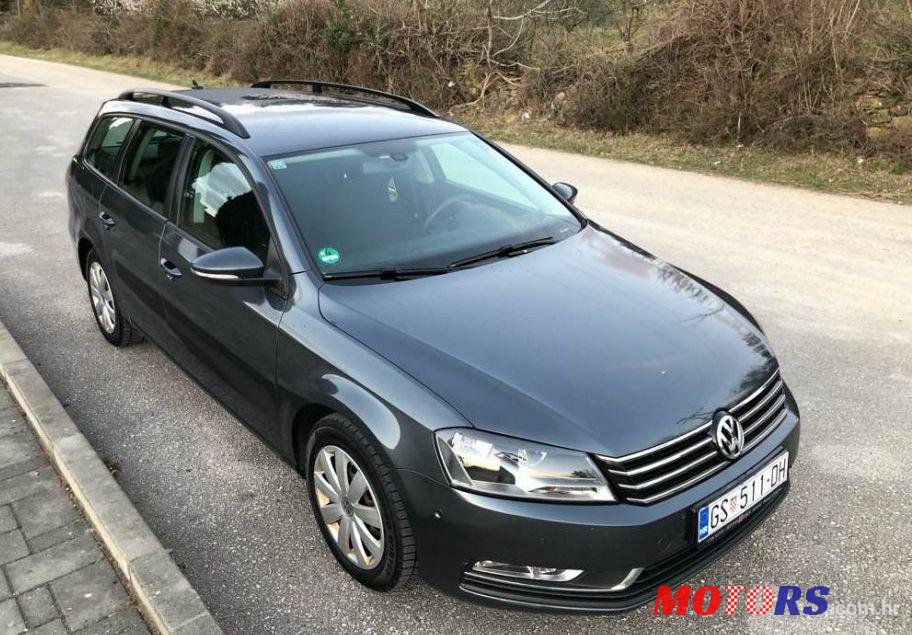 2011' Volkswagen Passat Variant 1,6 Tdi photo #1