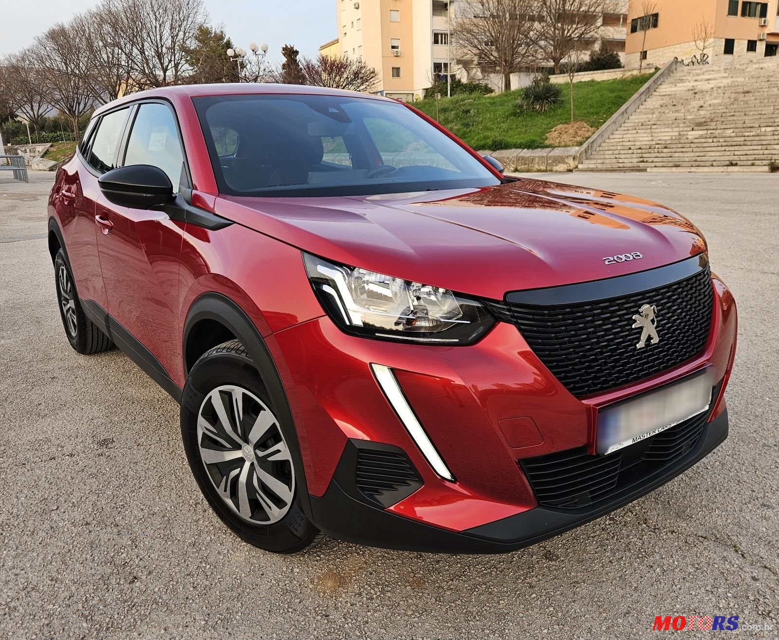 2023' Peugeot 2008 1,2 photo #2