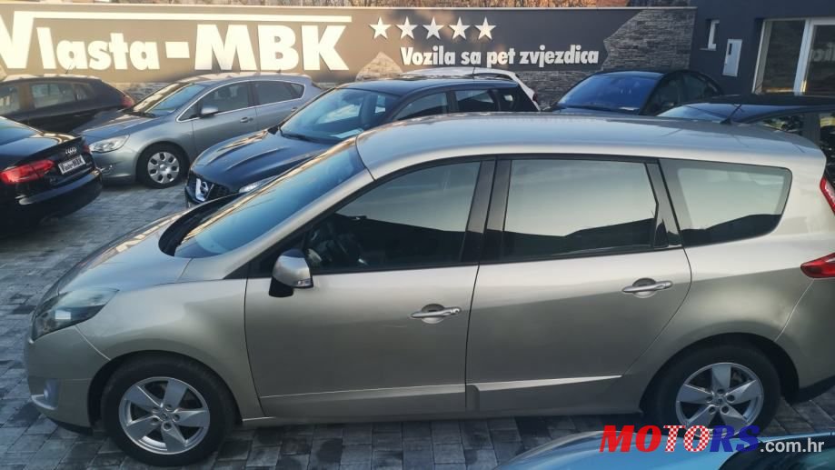 2009' Renault Scenic 1,5 Dci photo #5