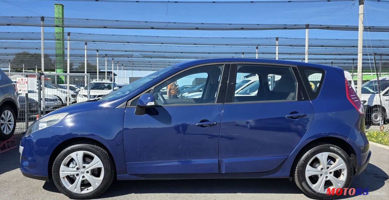 2010' Renault Scenic 1,9 Dci photo #2