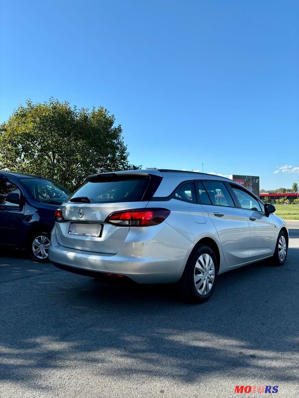 2018' Opel Astra Karavan photo #3