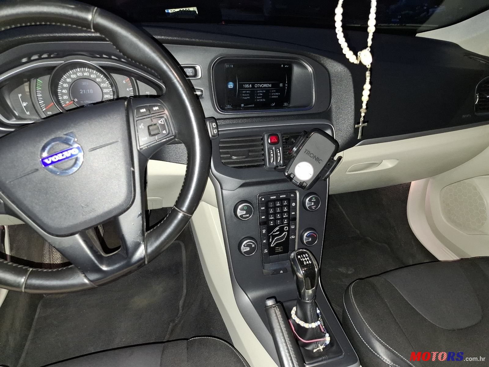 2015' Volvo V40 D2 photo #5