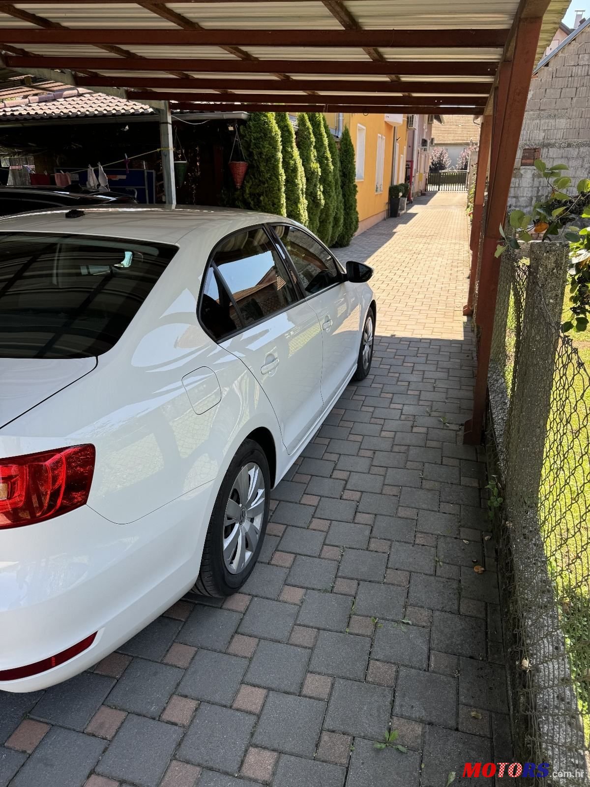 2010' Volkswagen Jetta 1,6 Tdi photo #3