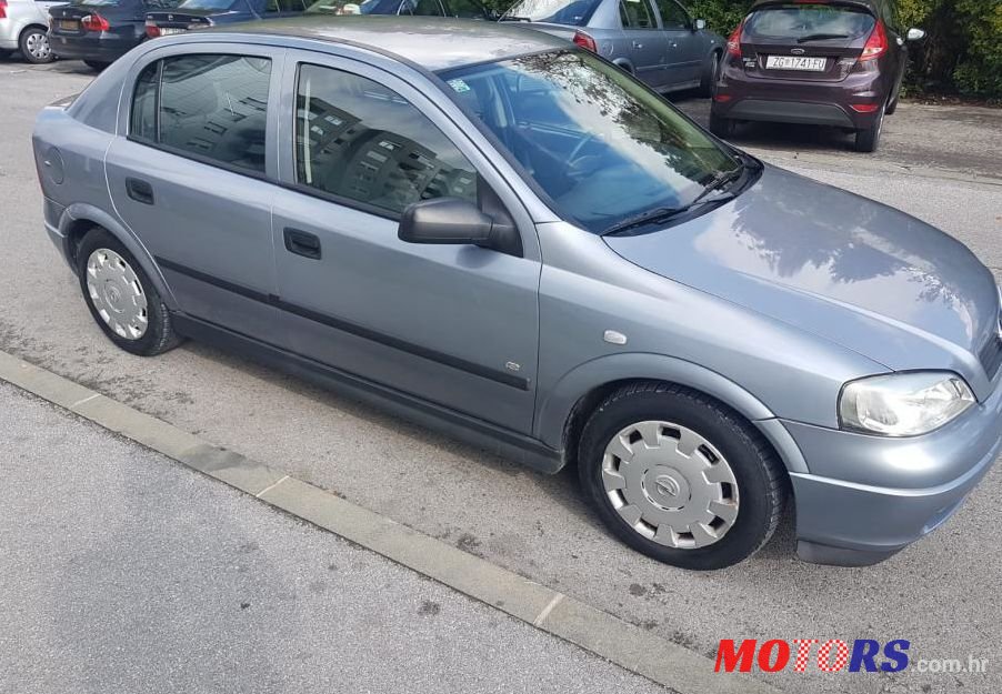 2005' Opel Astra 1,4 16V photo #1